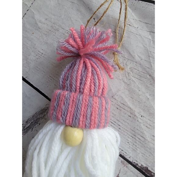 Handmade Hanging Yarn Pom Pom Christmas Gnomes Ornament Pink Light Purple Hat - Picture 2 of 5